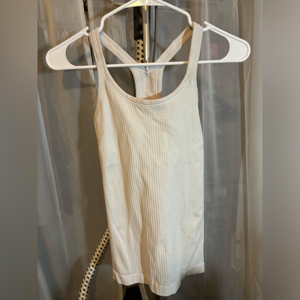 Lululemon top